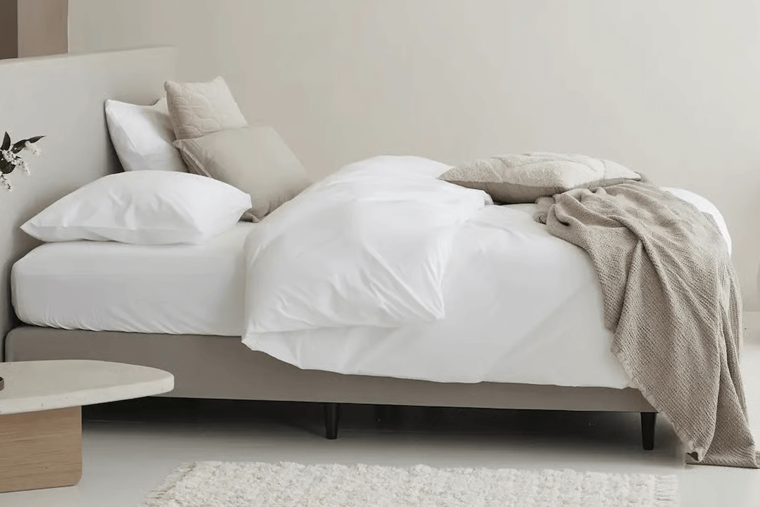 Matt sleeps white percale bedsheet
